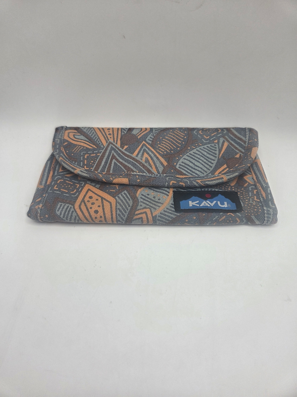 Kavu Gray and Peach Leaf-Pattern Fold Wallet